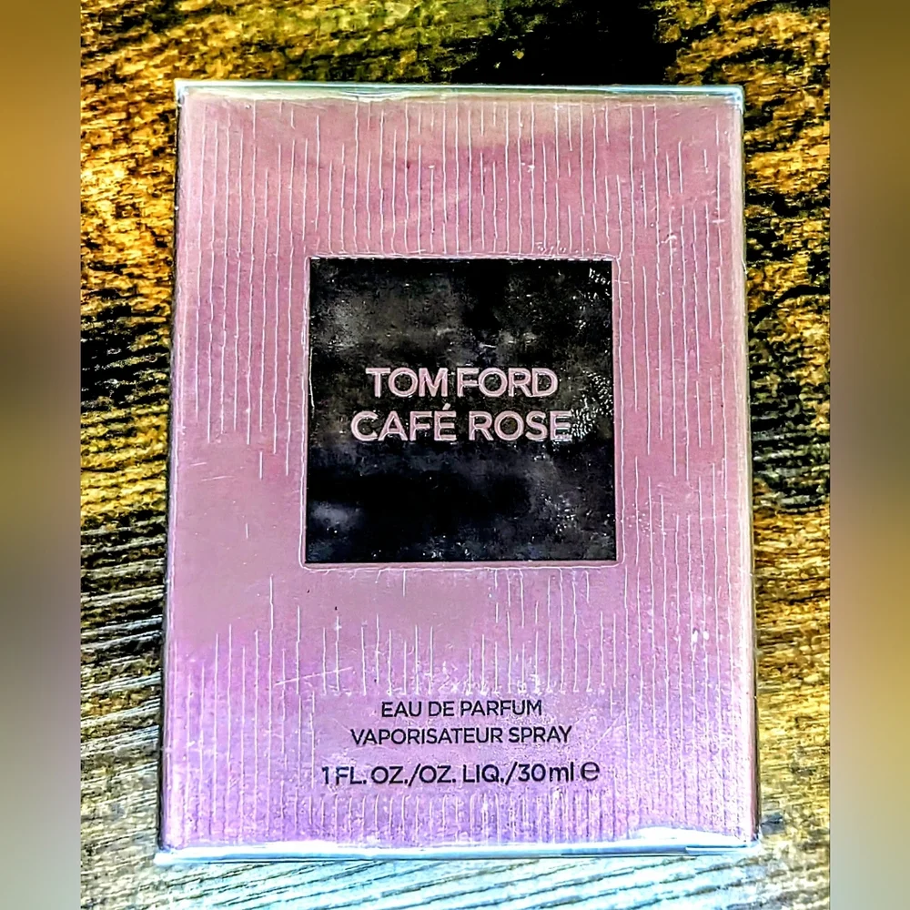Tom Ford Café Rose Eau de Parfum - Picture 4 of 8
